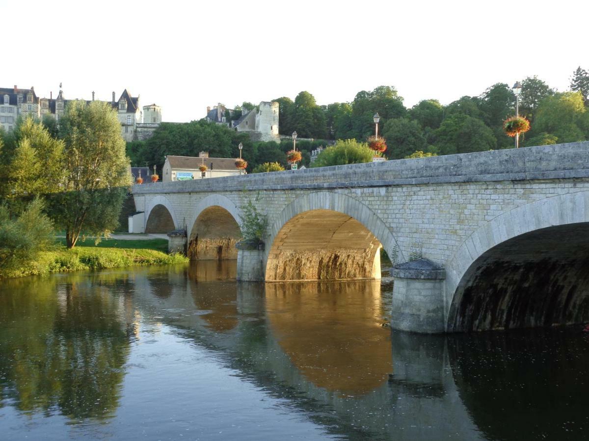 La Chaussee Des Ponts Noyers-sur-Cher Eksteriør billede